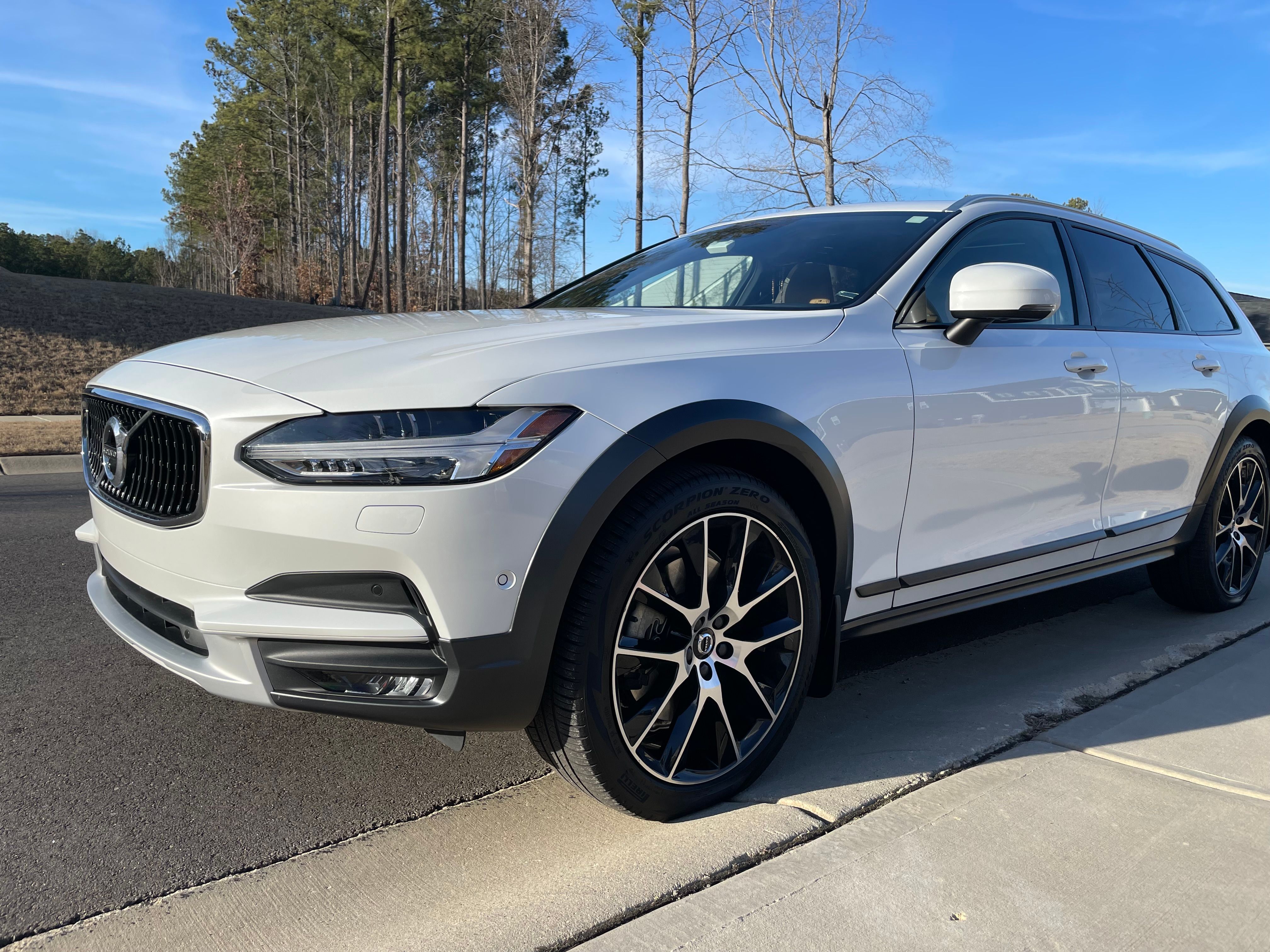 Used 2020 Volvo V90 T6 Cross Country w/ Advanced Package AWD/4WD image 4