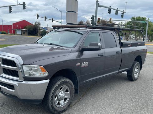 Used 2017 RAM 2500 Tradesman w/ Chrome Appearance Group AWD/4WD image 6