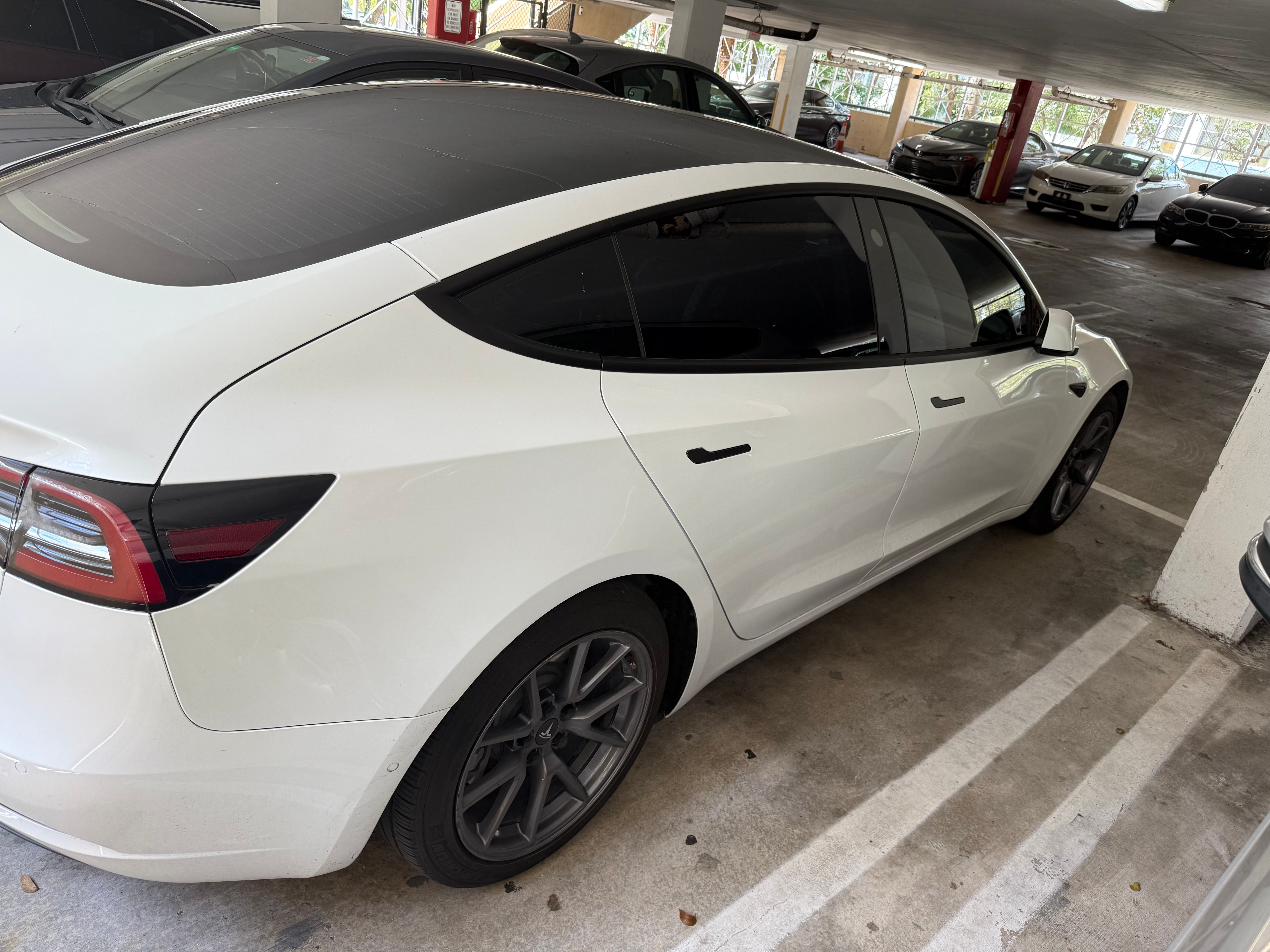 Used 2022 Tesla Model 3 Long Range AWD/4WD image 19
