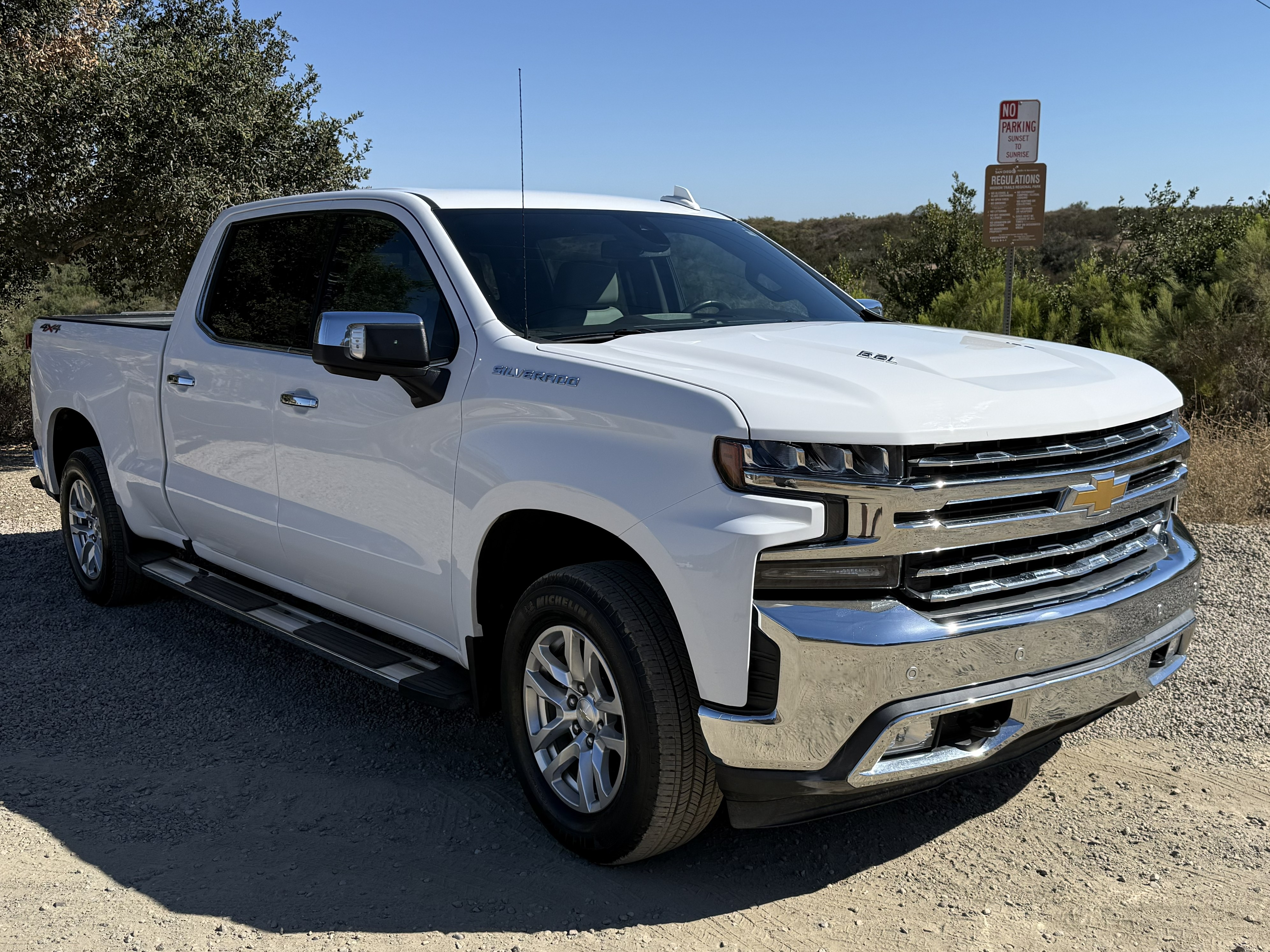 Used 2020 Chevrolet Silverado 1500 LTZ w/ LTZ Plus Package AWD/4WD image 10
