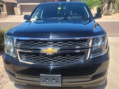 Used 2019 Chevrolet Suburban LT RWD image 5