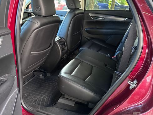 Used 2017 Cadillac XT5 Luxury AWD/4WD image 10