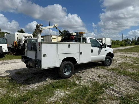 Used 1999 Ford F350 141 WB image 2