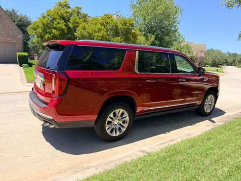 Used 2024 GMC Yukon XL Denali w/ Max Trailering Package AWD/4WD image 5