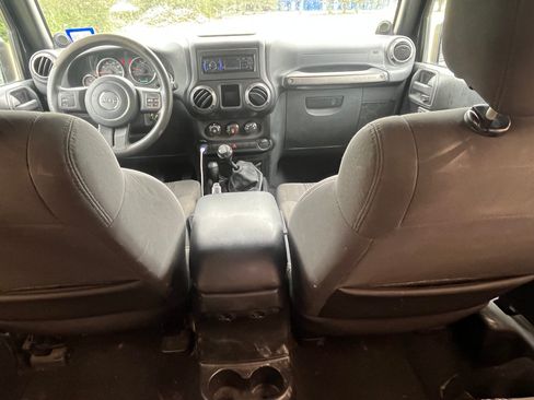 Used 2012 Jeep Wrangler Sport AWD/4WD image 11