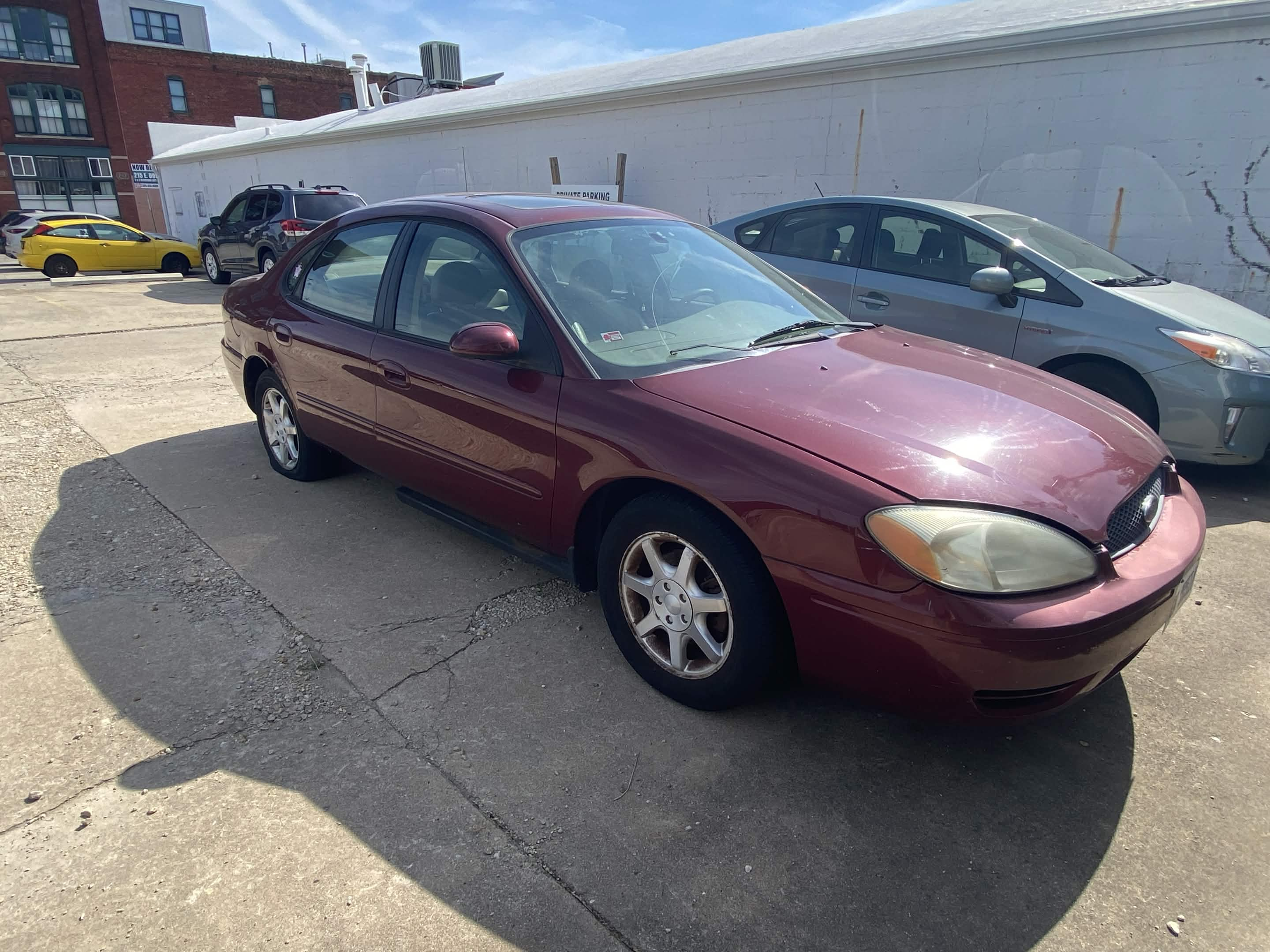Used 2007 Ford Taurus SEL FWD image 2