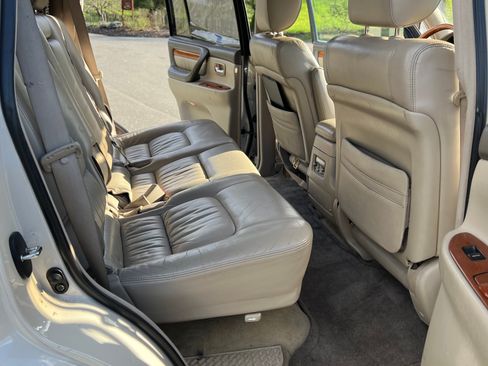 Used 2005 Lexus LX 470 4WD image 18