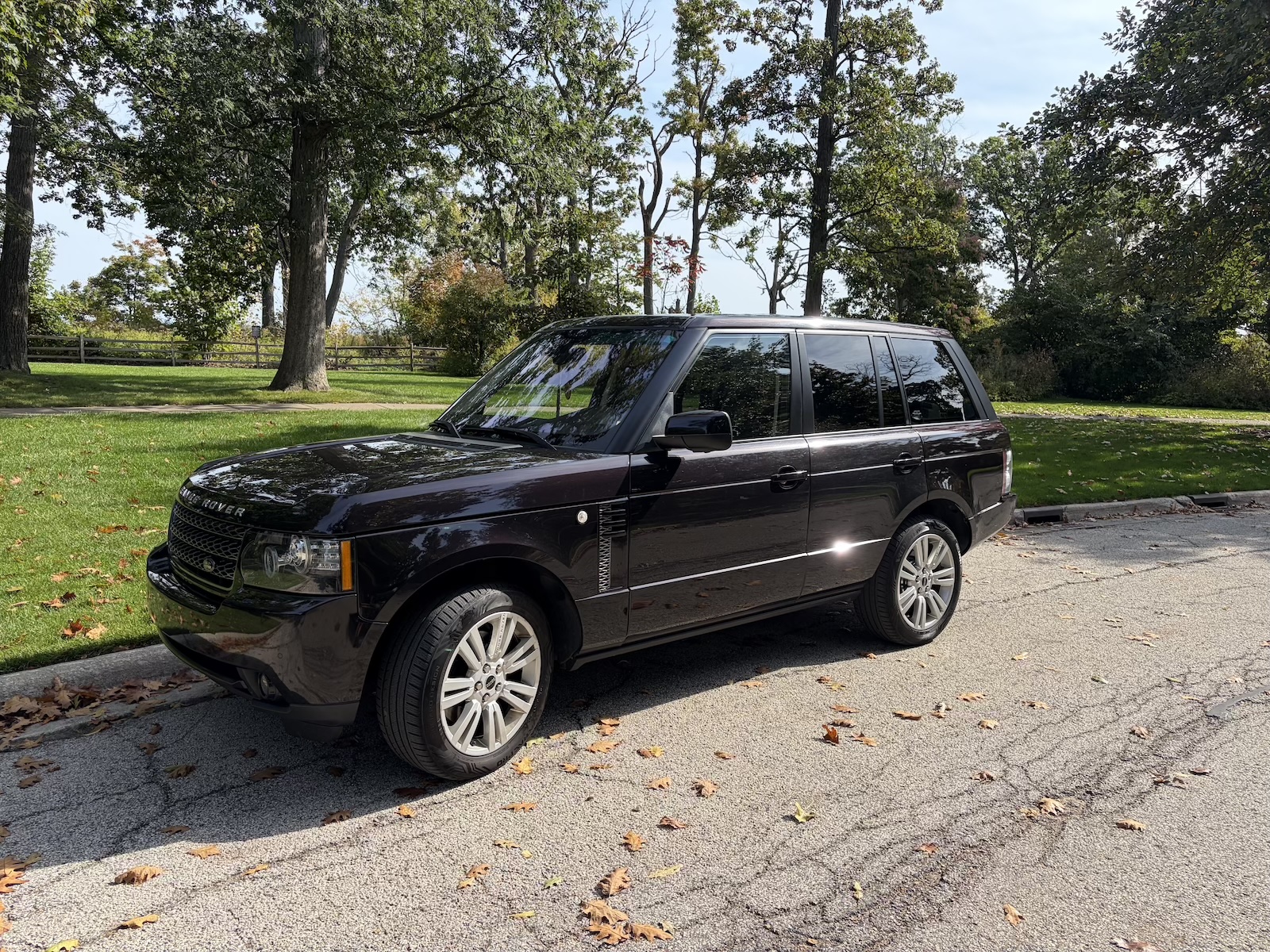 Used 2012 Land Rover Range Rover HSE LUX AWD/4WD image 1