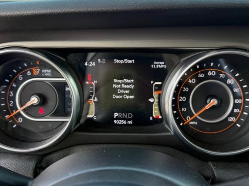 Used 2018 Jeep Wrangler Unlimited Sport S AWD/4WD image 9