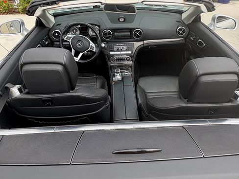 Used 2014 Mercedes-Benz SL 550 image 9