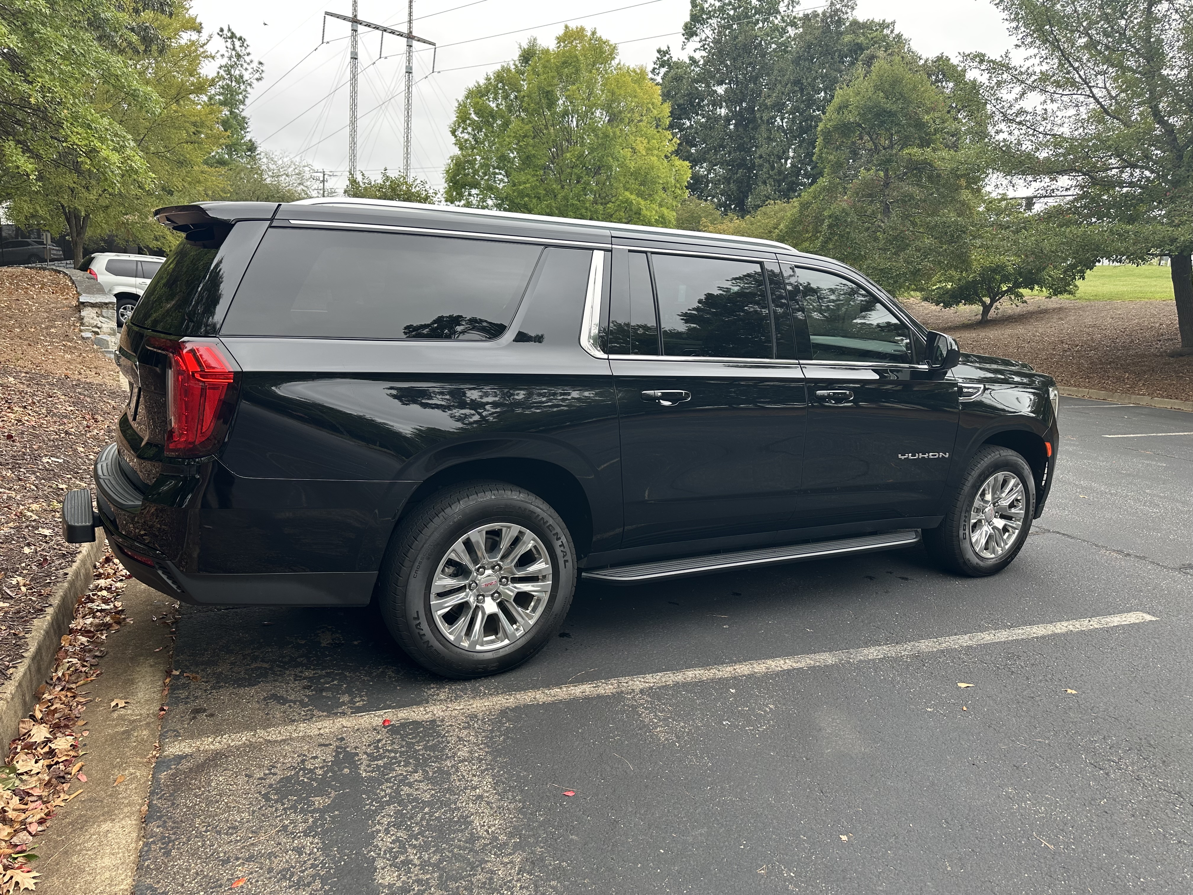 Used 2024 GMC Yukon XL SLE w/ Gmc Pro Safety Plus Package AWD/4WD image 5
