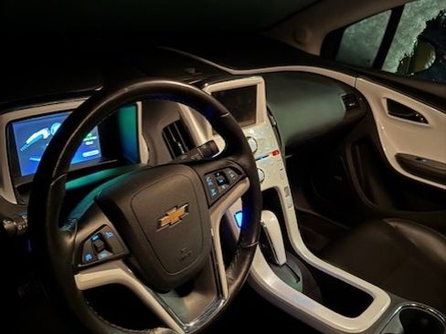 Used 2014 Chevrolet Volt Premium w/ Premium Trim Package image 10