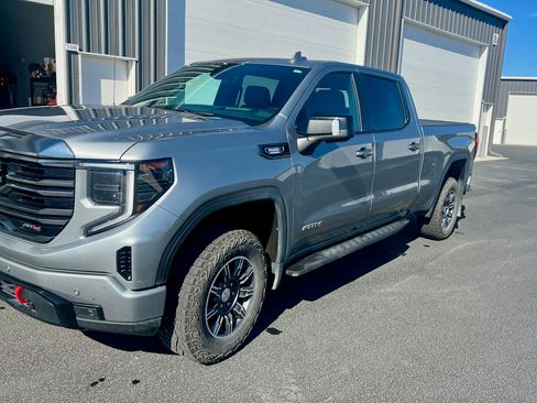 Used 2024 GMC Sierra 1500 AT4 w/ Technology Package image 4