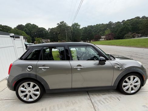 Used 2017 MINI Cooper S FWD image 4