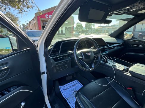 Used 2021 Cadillac Escalade Sport w/ Driver Assist Tech Package image 11