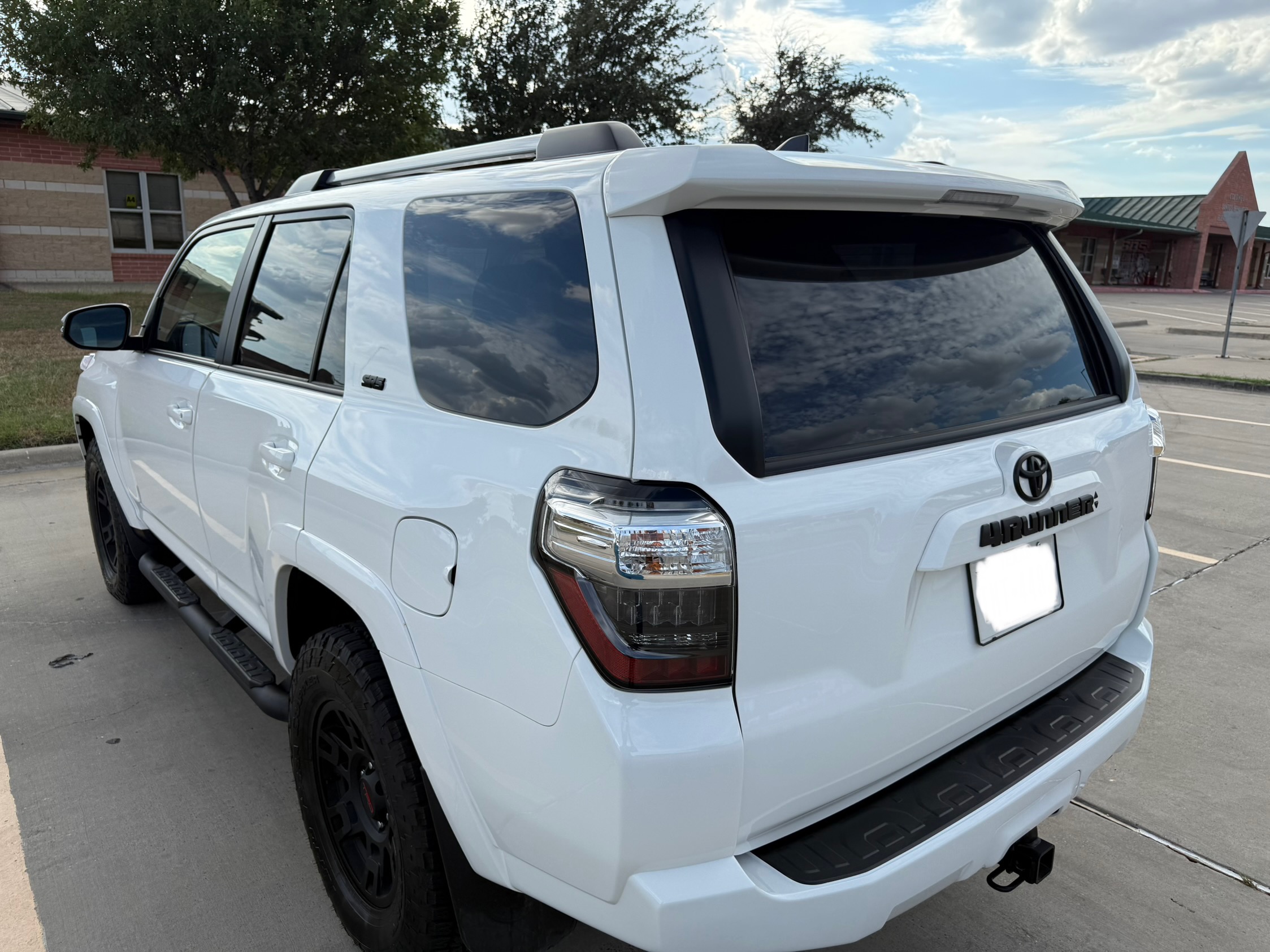 Used 2023 Toyota 4Runner SR5 Premium w/ Moonroof Package AWD/4WD image 8