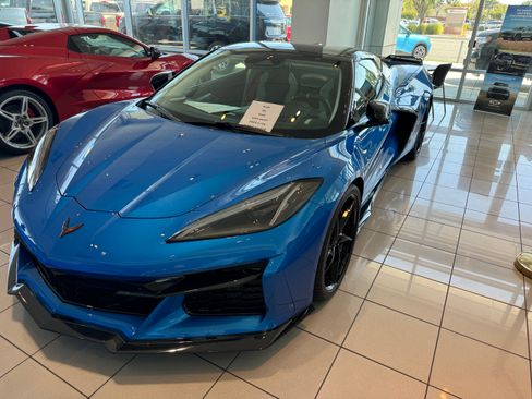 Used 2024 Chevrolet Corvette E-Ray w/ ZER Performance Package image 3