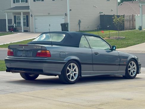 Used 1999 BMW 328i Convertible RWD image 16