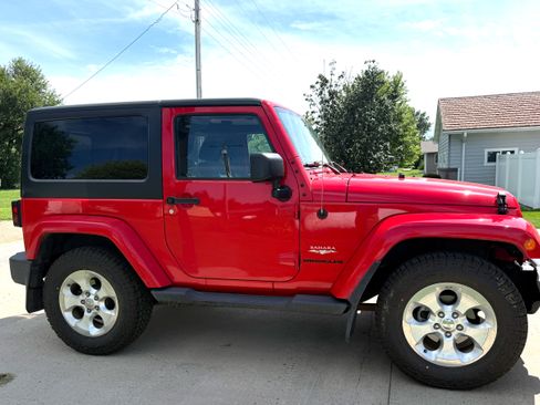 Used 2015 Jeep Wrangler Sahara AWD/4WD image 2