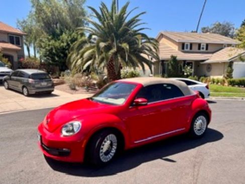 Used 2013 Volkswagen Beetle 2.5 FWD image 4