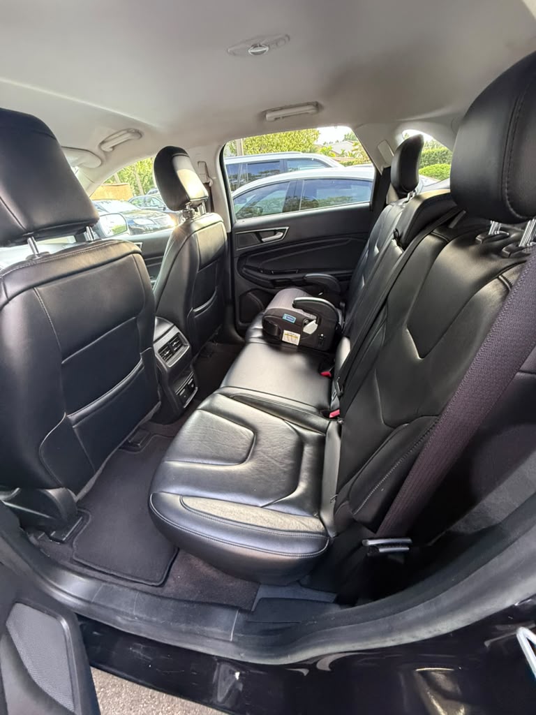 Used 2020 Ford Edge Titanium FWD image 6