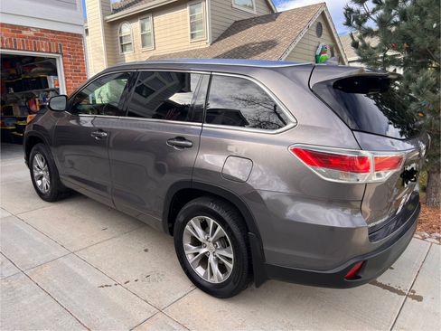 Used 2015 Toyota Highlander XLE image 2