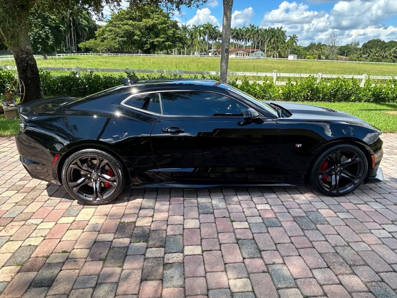 Used 2022 Chevrolet Camaro SS RWD image 4
