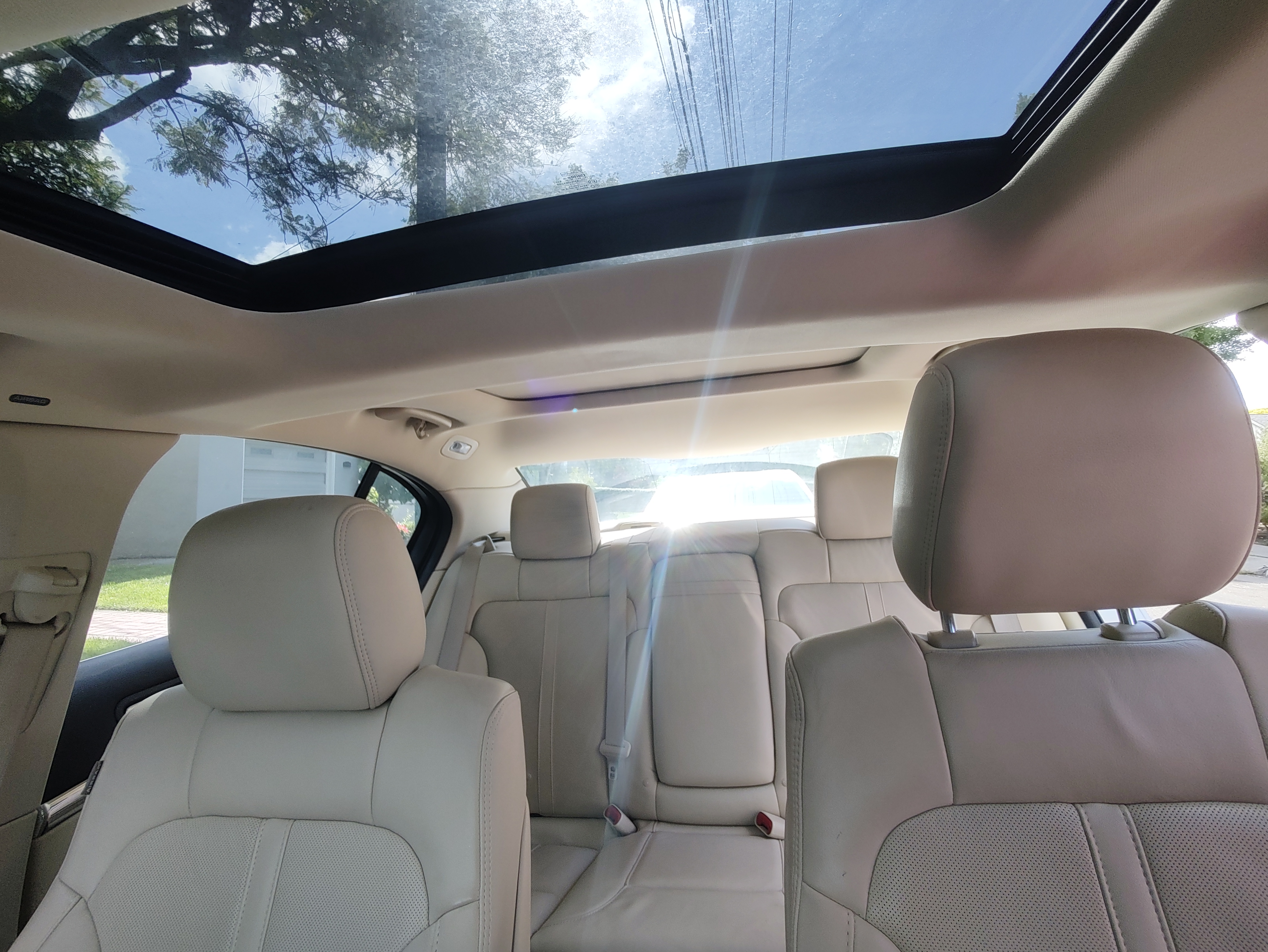 Used 2014 Lincoln MKS w/ Equipment Group 101A FWD image 9
