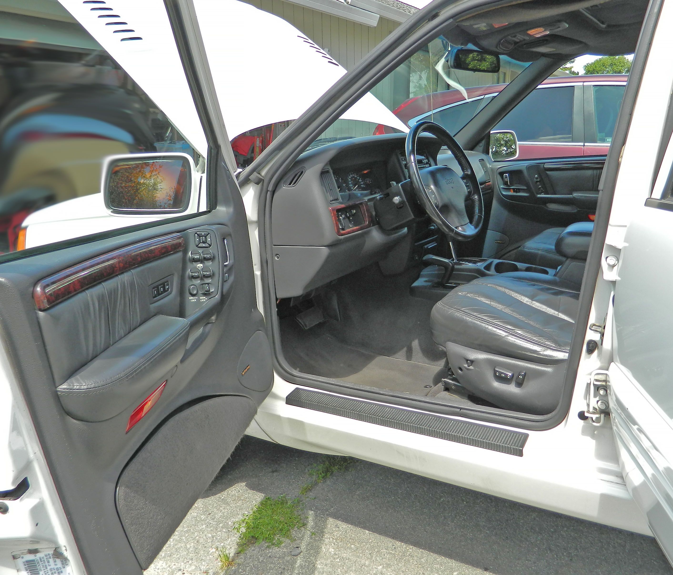 Used 1998 Jeep Grand Cherokee Limited AWD/4WD image 22