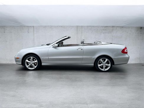 Used 2005 Mercedes-Benz CLK 320 Cabriolet image 1
