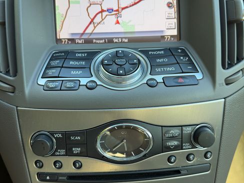 Used 2015 INFINITI Q40 w/ Navigation Package RWD image 2