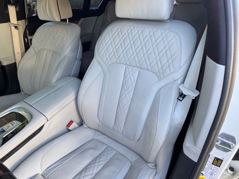 Used 2022 BMW 750Li xDrive AWD/4WD image 19