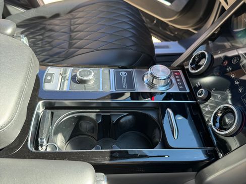 Used 2020 Land Rover Range Rover SV Autobiography Dynamic image 20