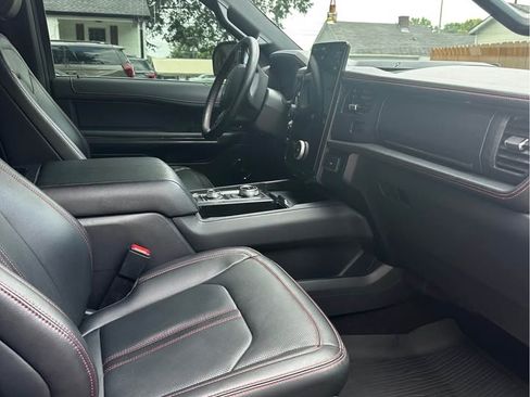 Used 2024 Ford Expedition Limited AWD/4WD image 5
