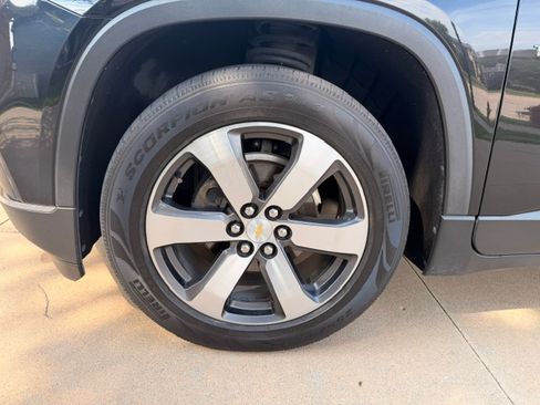 Used 2018 Chevrolet Traverse LT AWD/4WD image 11