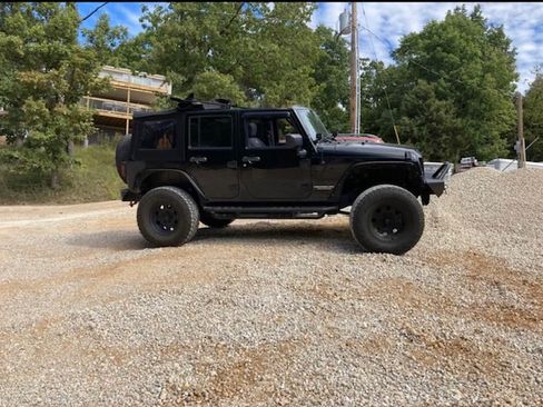 Used 2008 Jeep Wrangler Unlimited Sahara w/ Dual Top Group image 18