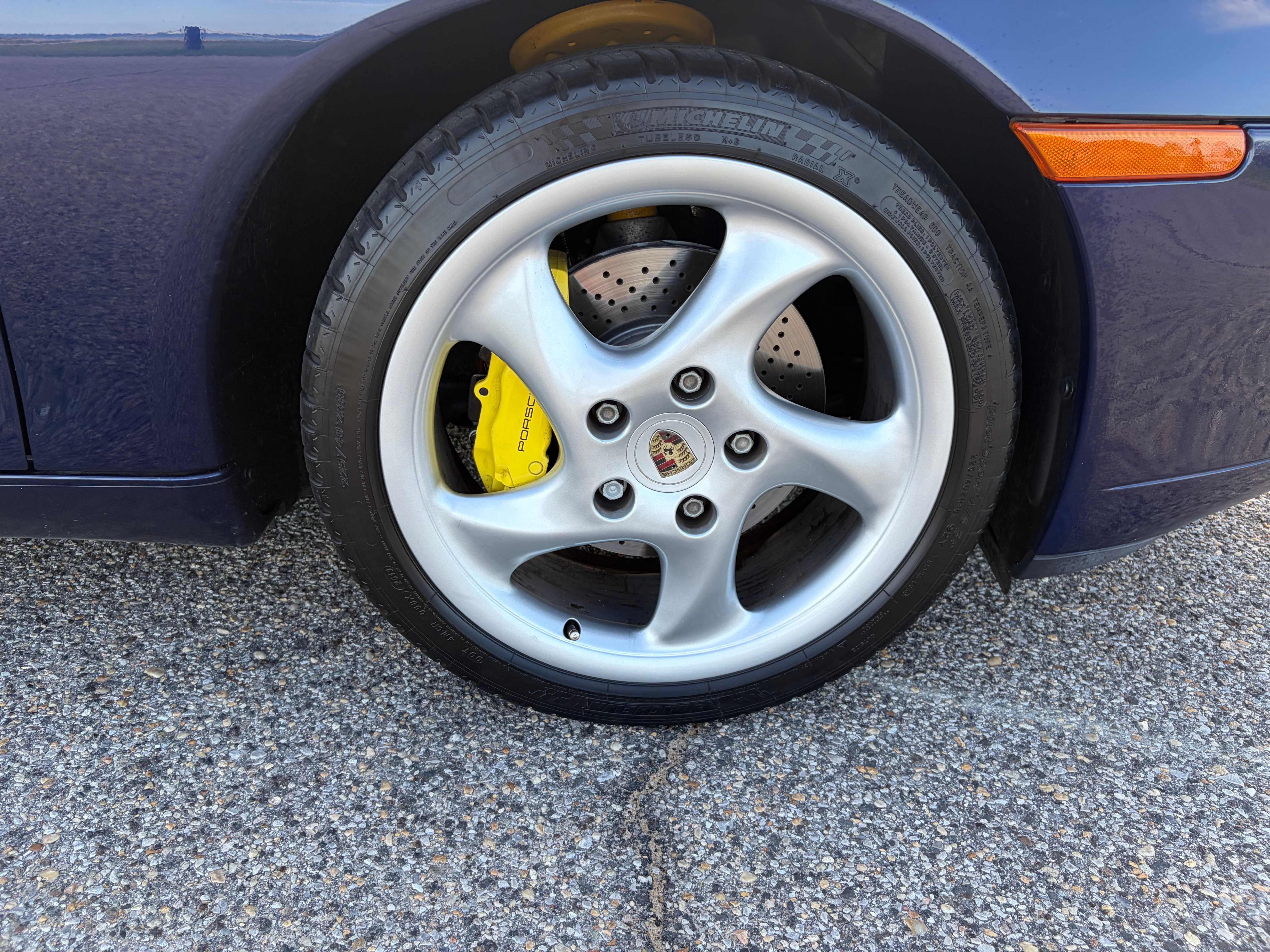 Used 2001 Porsche 911 Carrera RWD image 9