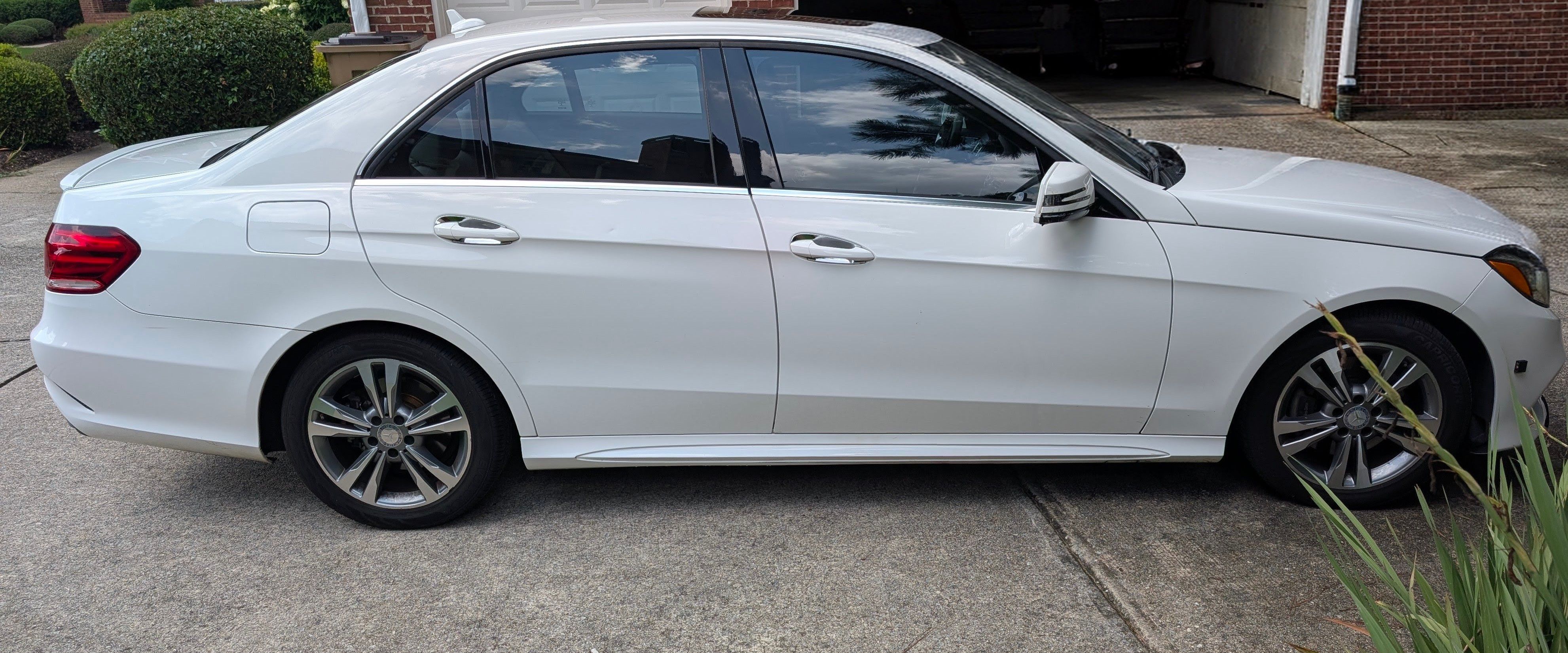 Used 2014 Mercedes-Benz E 350 4MATIC Sedan image 5