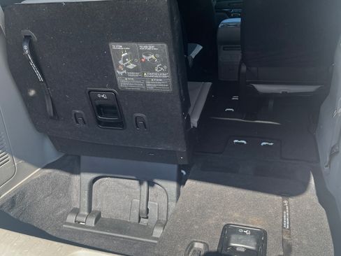 Used 2020 Kia Sedona EX image 9