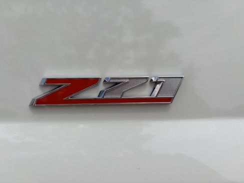 Used 2019 Chevrolet Suburban LT w/ Luxury Package AWD/4WD image 11