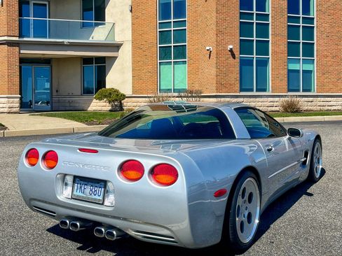 Used 2003 Chevrolet Corvette Coupe w/ Preferred Equipment Group image 8
