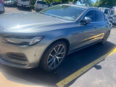 Used 2018 Volvo S90 T5 Momentum w/ Convenience Package