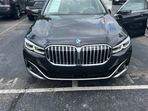Used 2021 BMW 750i xDrive w/ Executive Package image 14