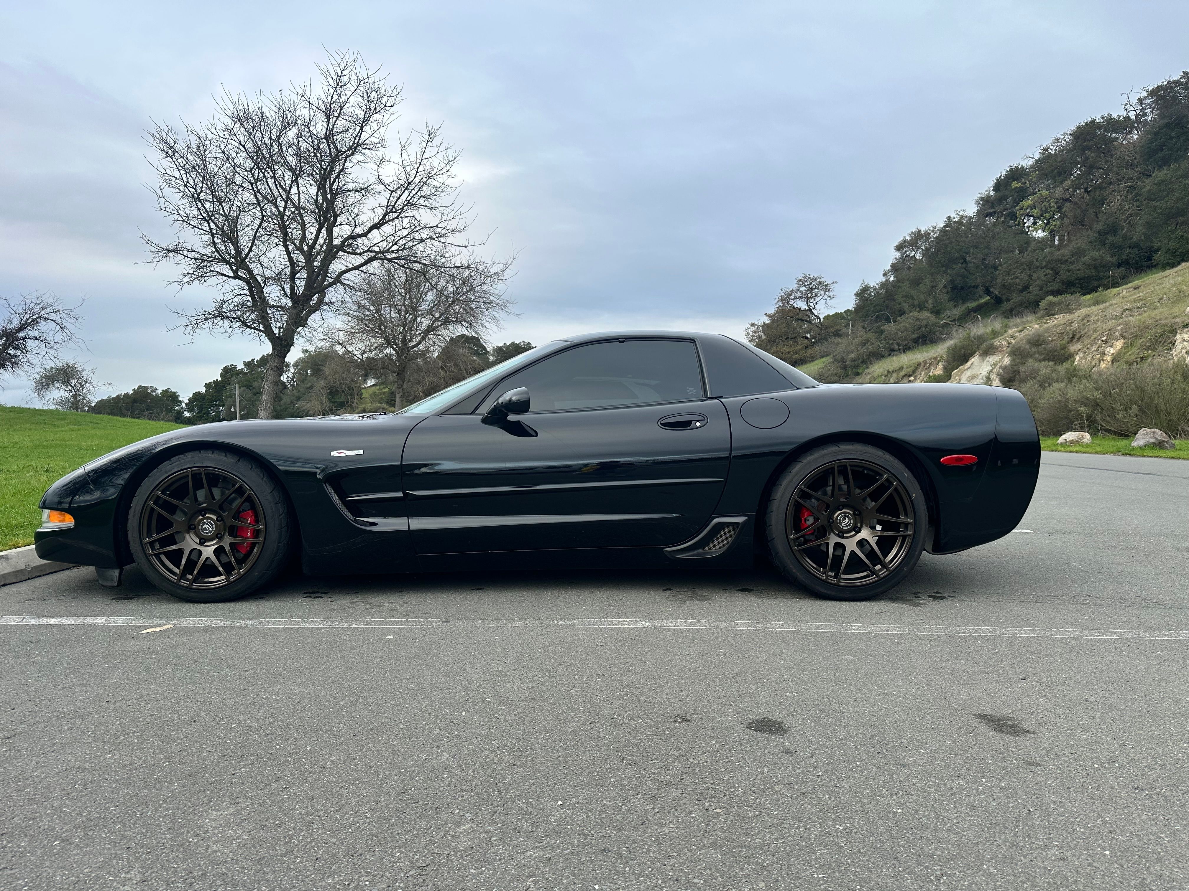Used 2003 Chevrolet Corvette Z06 w/ Memory Package, 3 Drivers RWD image 1