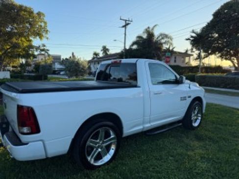 Used 2013 RAM 1500 R/T w/ Remote Start & Security Group image 12