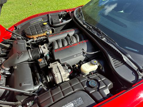 Used 2001 Chevrolet Corvette Convertible w/ Preferred Equipment Group1 RWD image 4