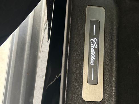 Used 2015 Cadillac Escalade Luxury AWD/4WD image 15