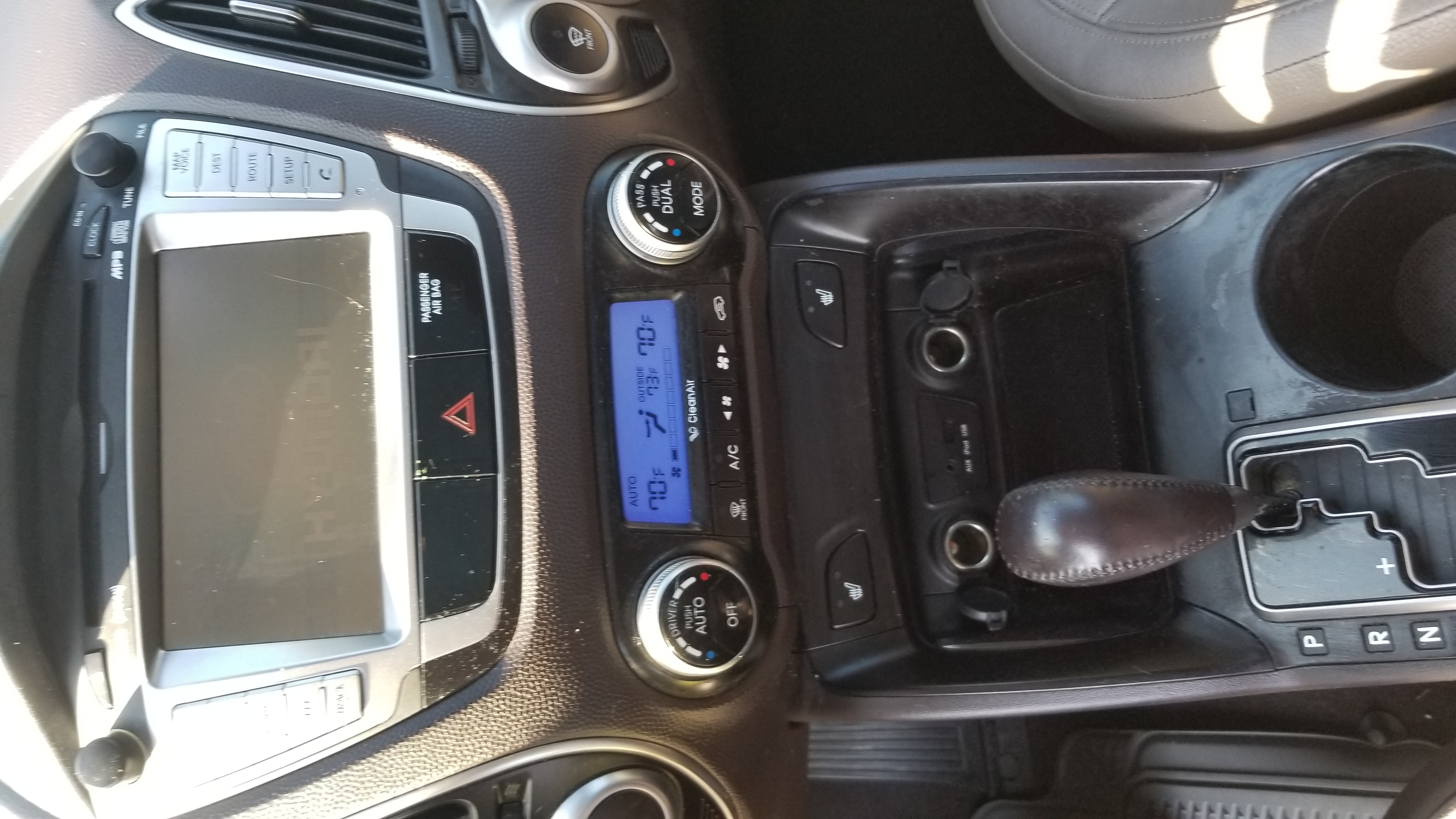 Used 2011 Hyundai Tucson Limited w/ Premium Pkg 3 FWD image 17