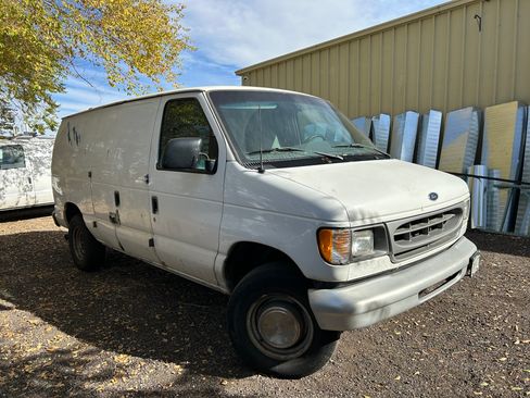Used 2002 Ford E-350 and Econoline 350 Van image 4
