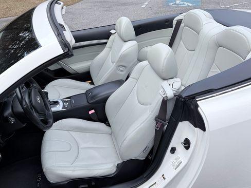 Used 2012 INFINITI G37 Convertible image 22